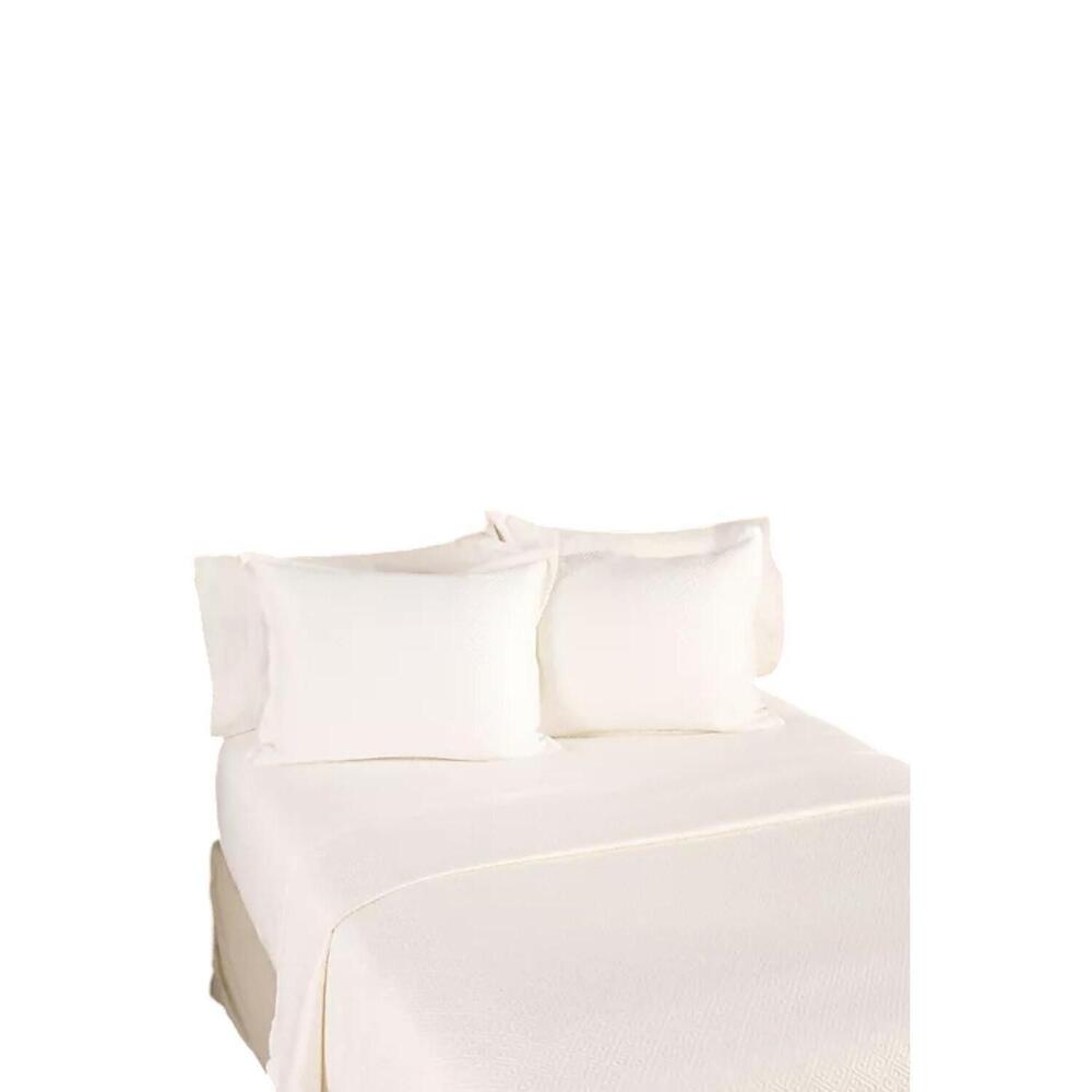Hotel du Cobb Matelasse Coverlet Set by Dennis Basso White